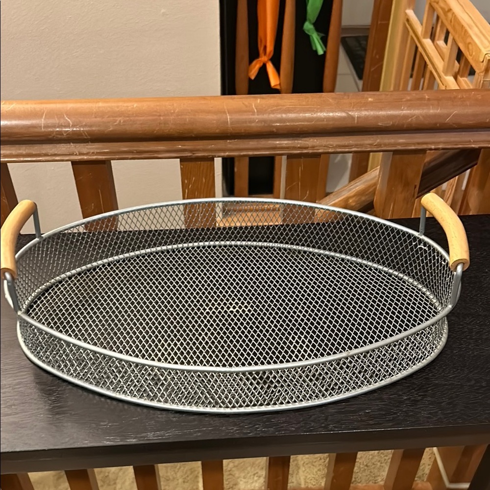 Oval Metal Mesh Serving Tray with Wooden Handles EUC - Picture 1 of 2